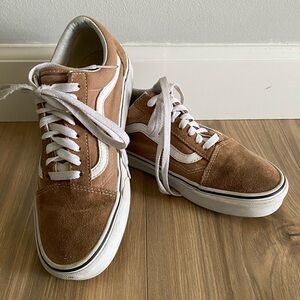 VANS sneakers in Men’s 6.5 or Women’s 8.0. Tan, suede and canvas NICE
